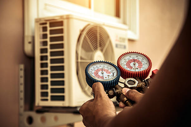 Professional Ac Installation technician working in Dupont, PA